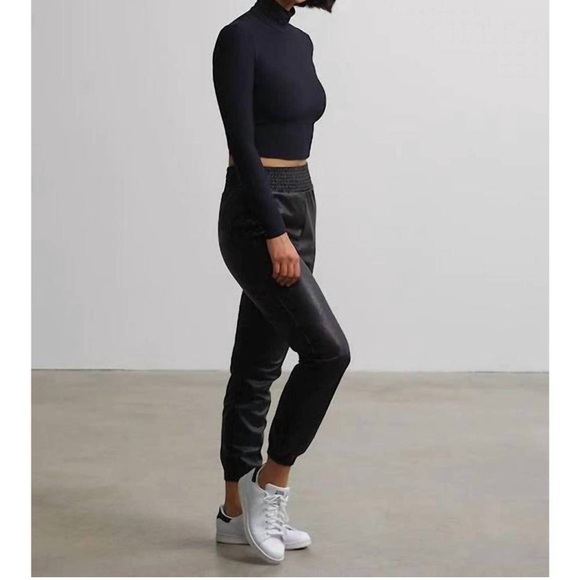 NEW Commando Faux Leather Smocked Jogger Black Size Medium - Picture 4 of 6